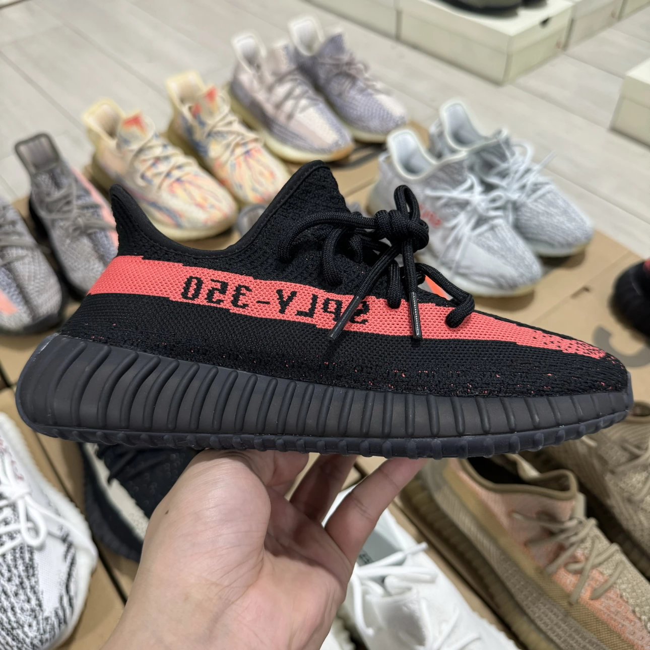 Boost 350 Core Black Red