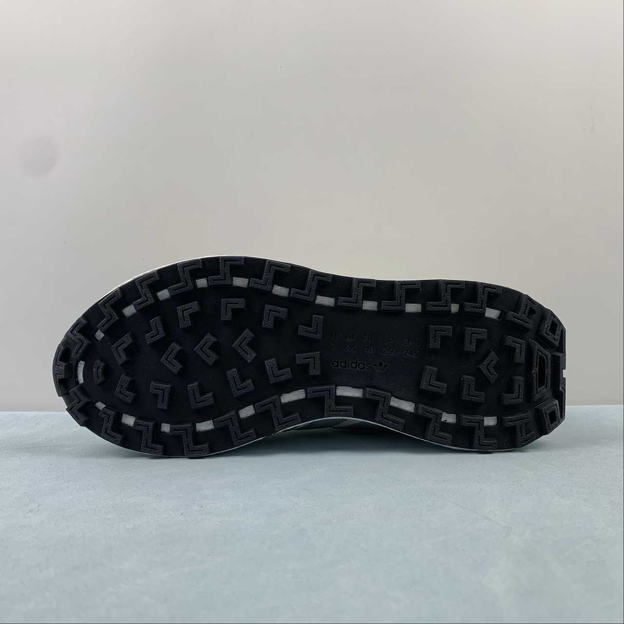 AD Retropy E5 Cream Grey