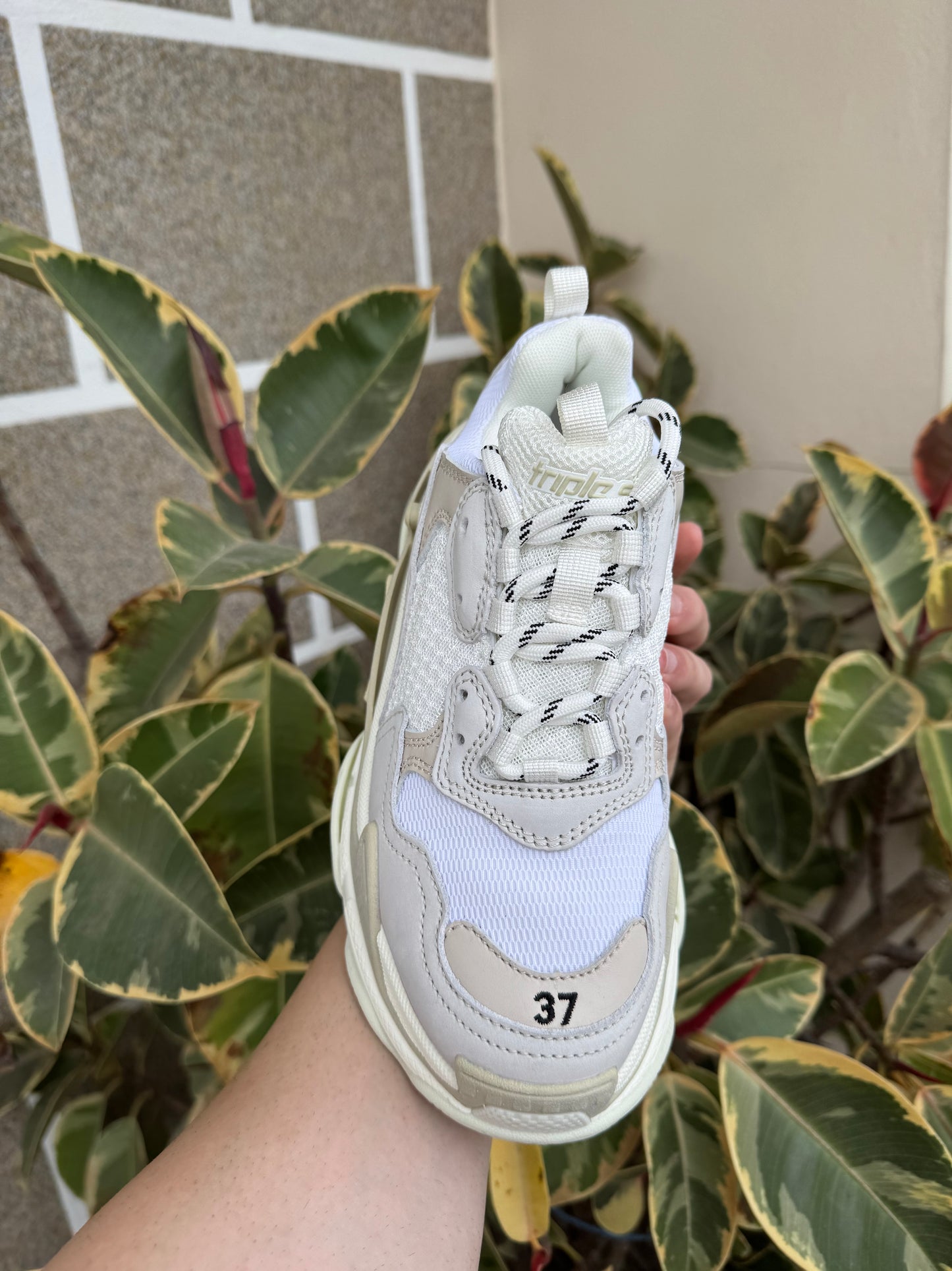 Balenciaga Triple S Creme