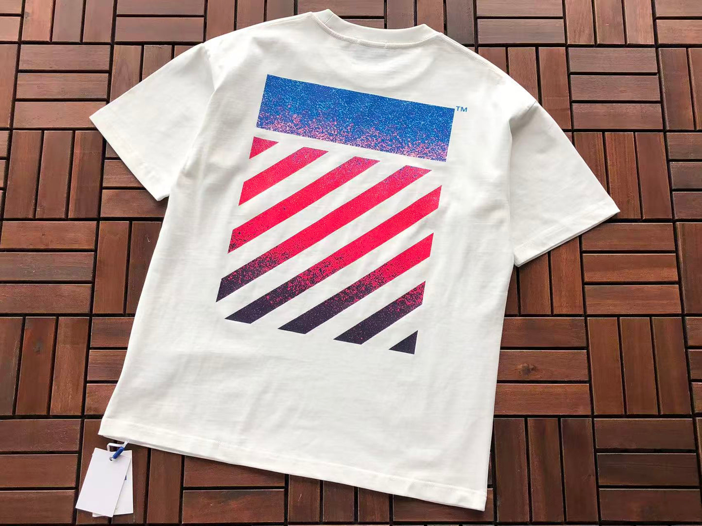 T-shirt Off
