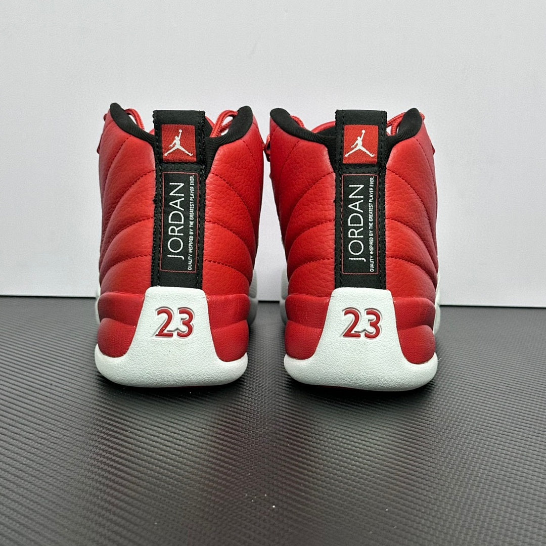 12 RED WHITE