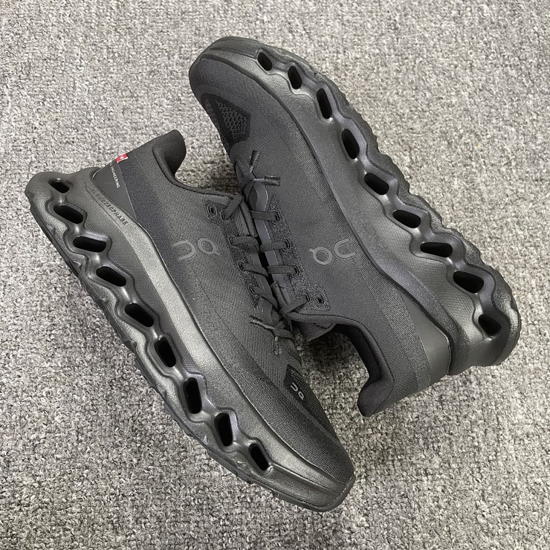 On Running Cloudtilt Remix Triple Black