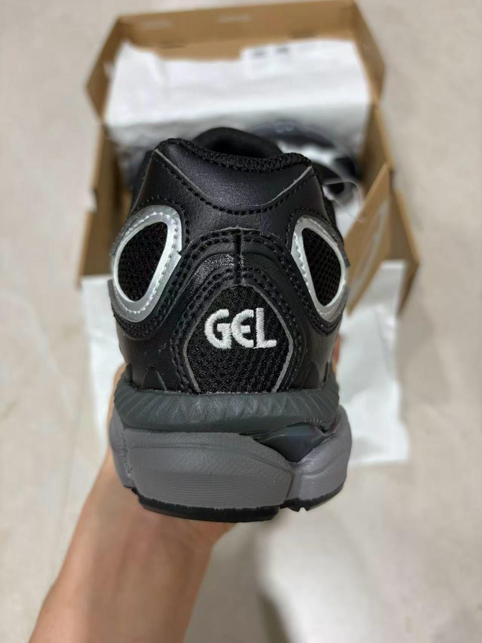 GEL-NYC Black and Silver
