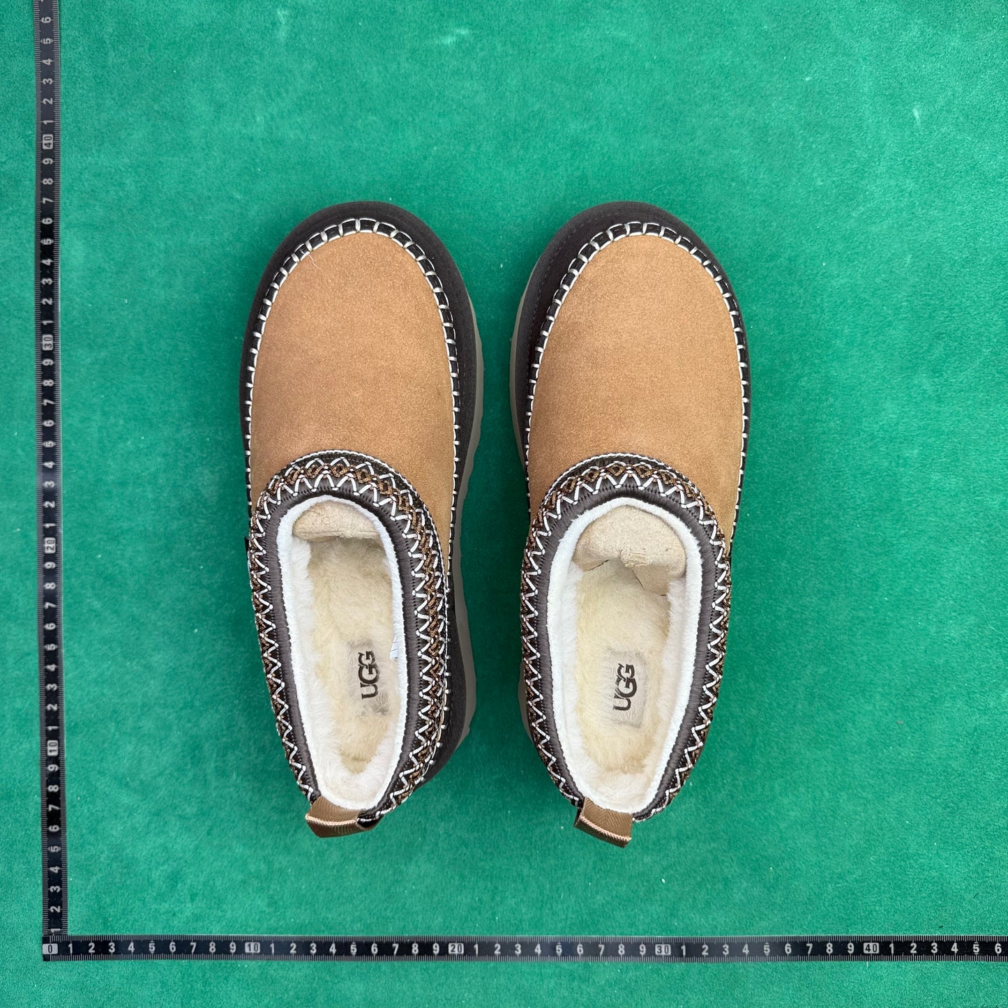 UGG Venture Daze