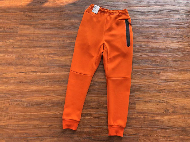 Conjunto Tech Fleece Laranja