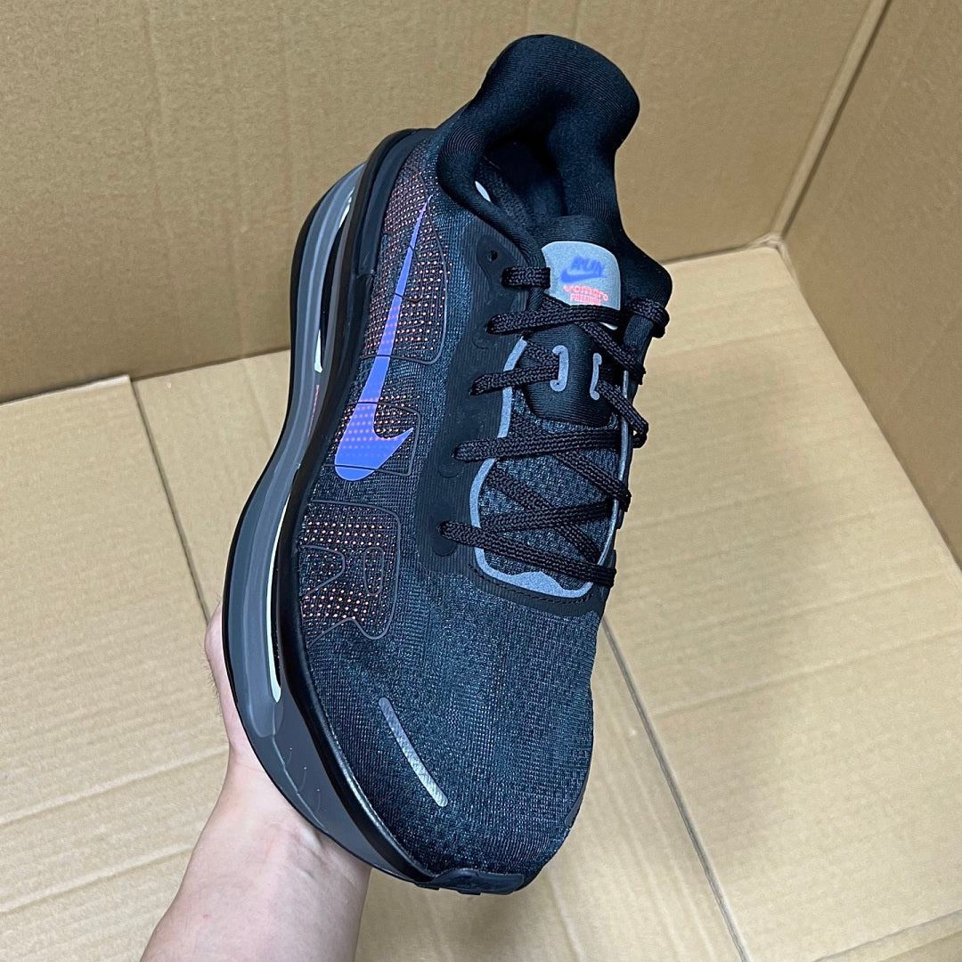 Vomero Premium Black