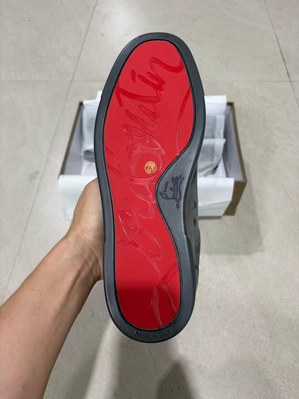 Cristhian Louboutin Assinada