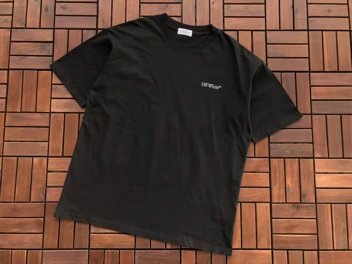 T-shirt Off