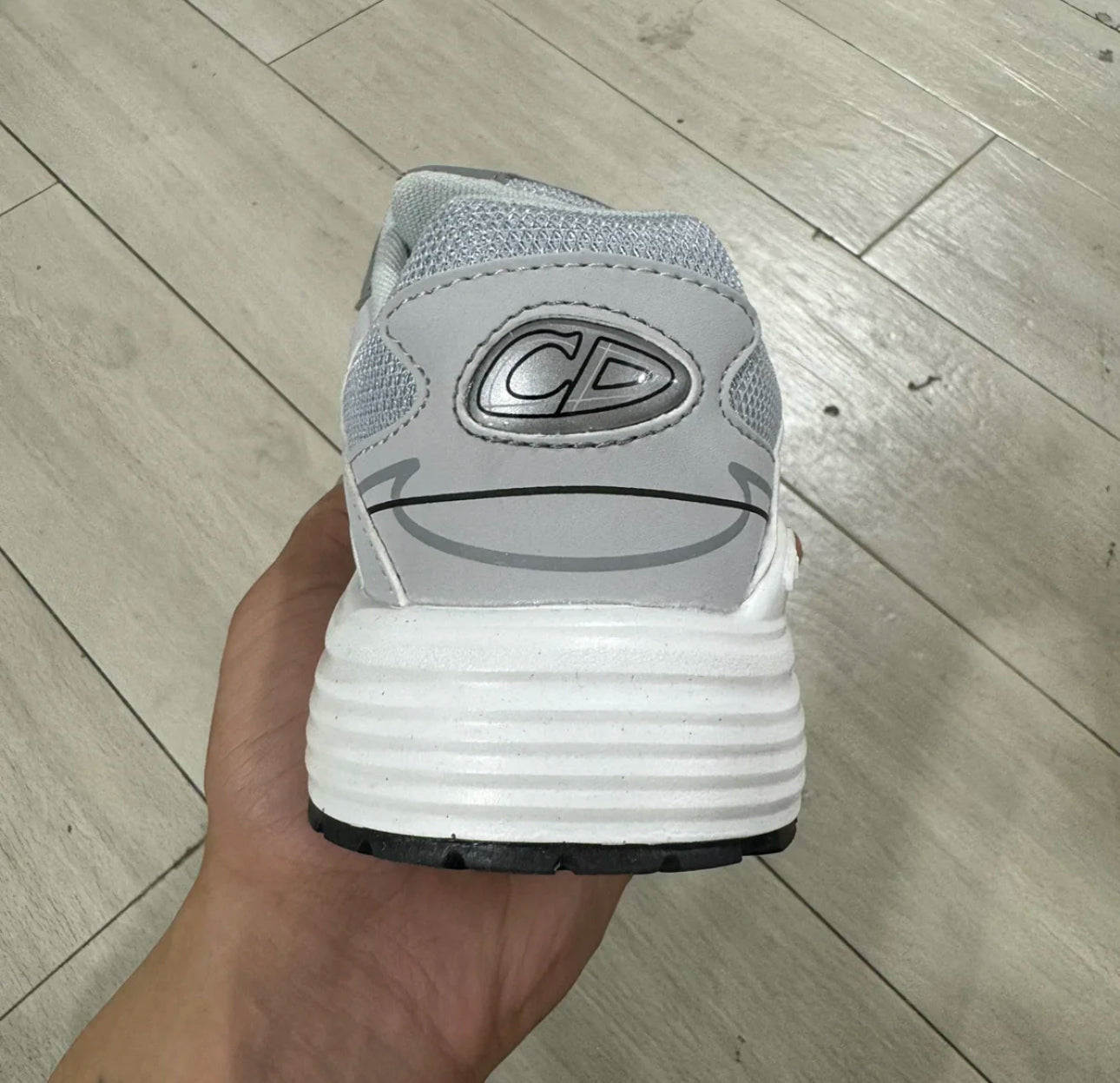 CD B30 Grey and White