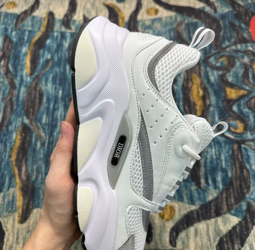 B22 White