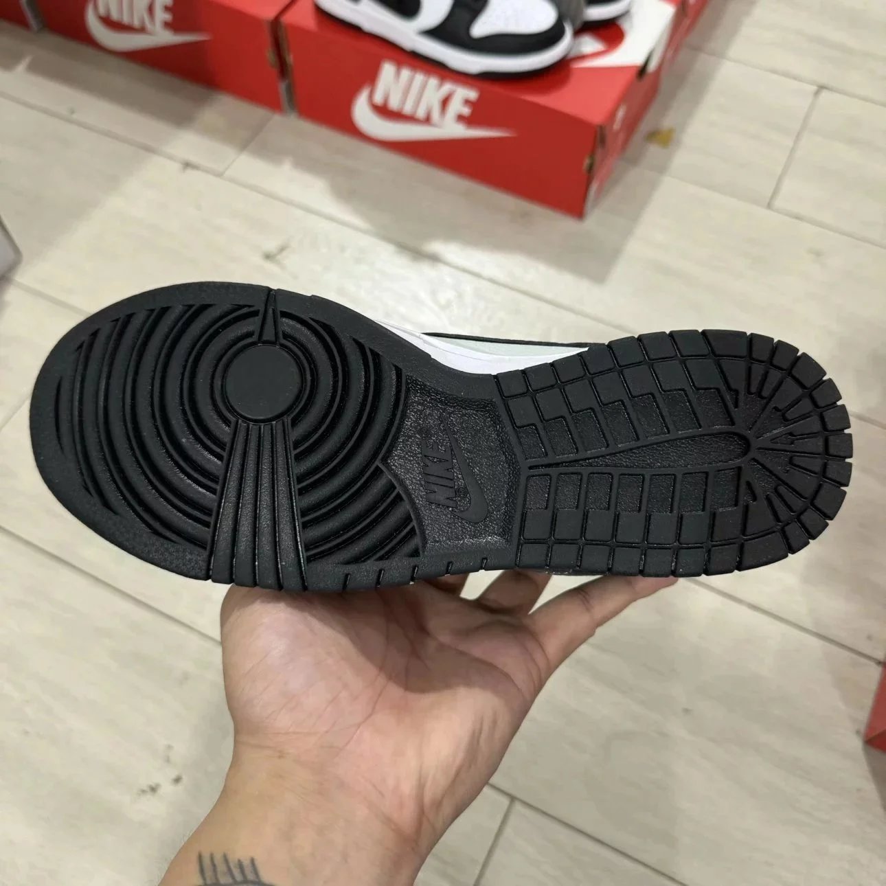Low Black Grey