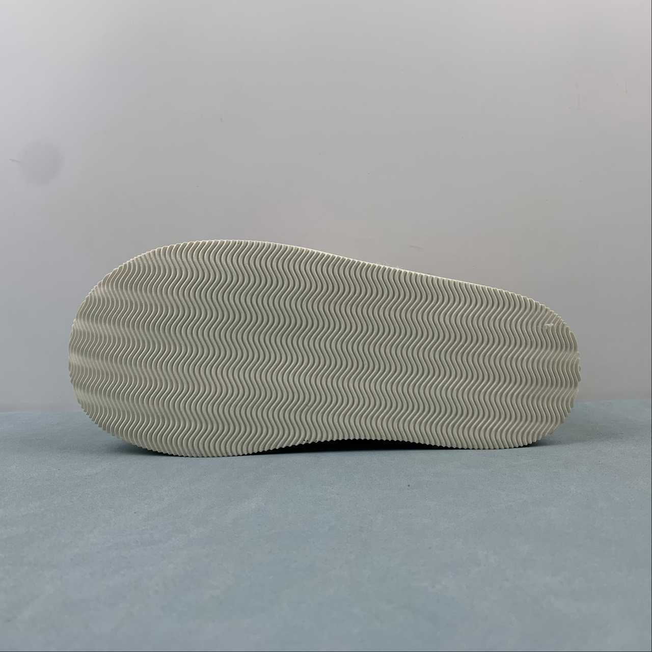 AD Puffylette White Red