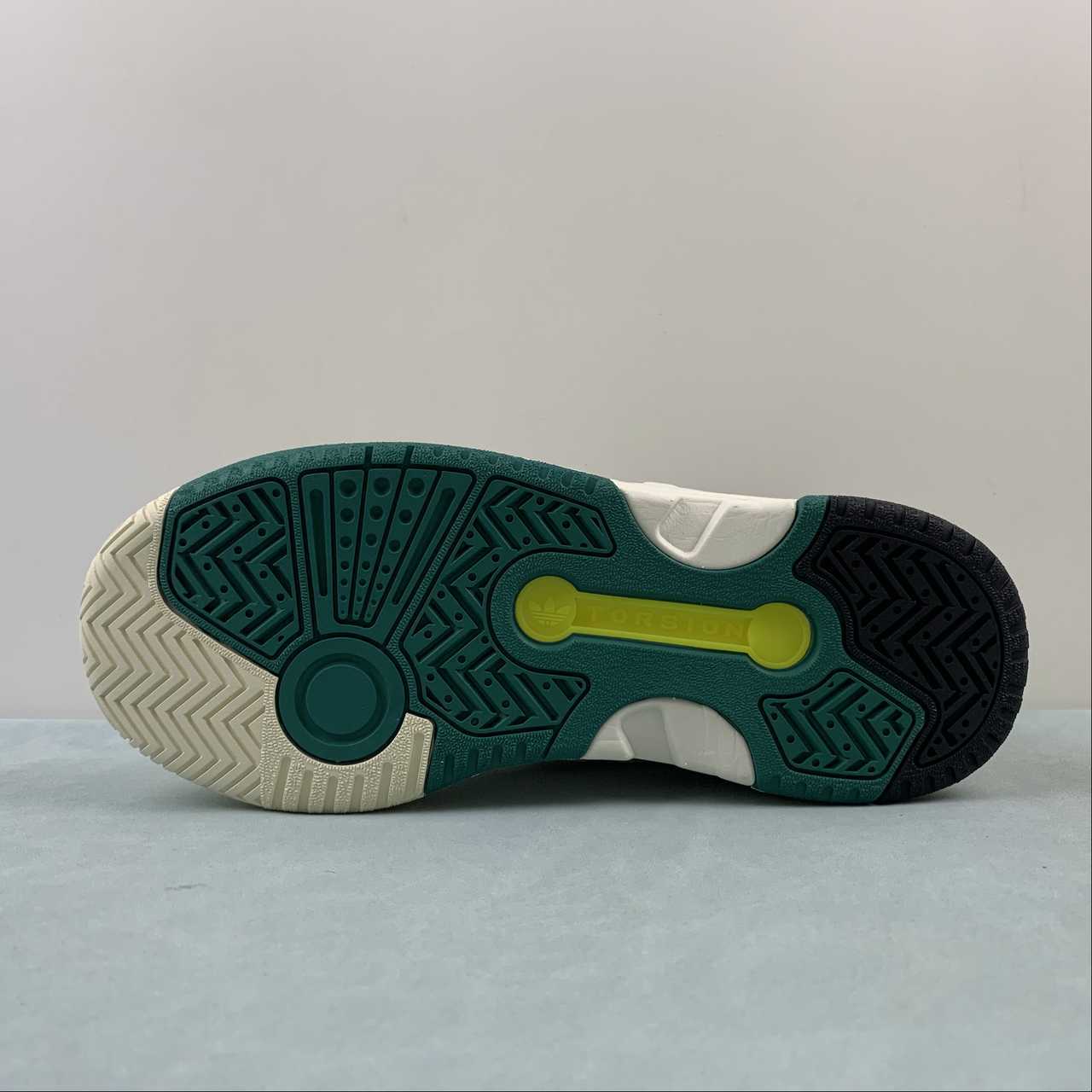 AD Torsion Response Tennis White Dark Green