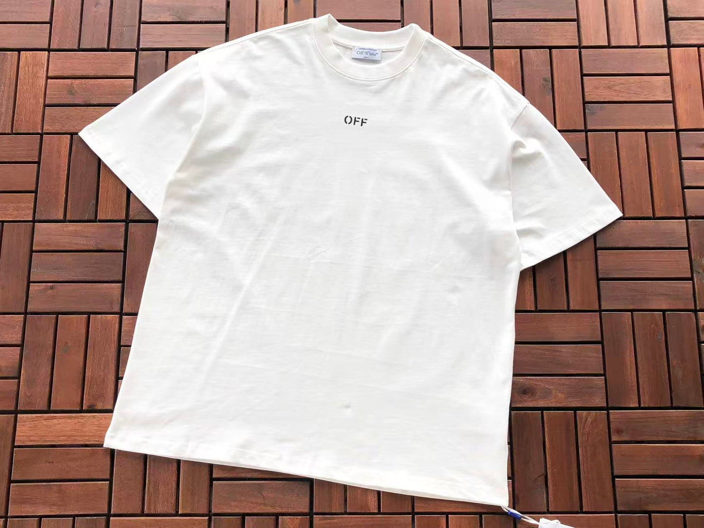 T-shirt Off