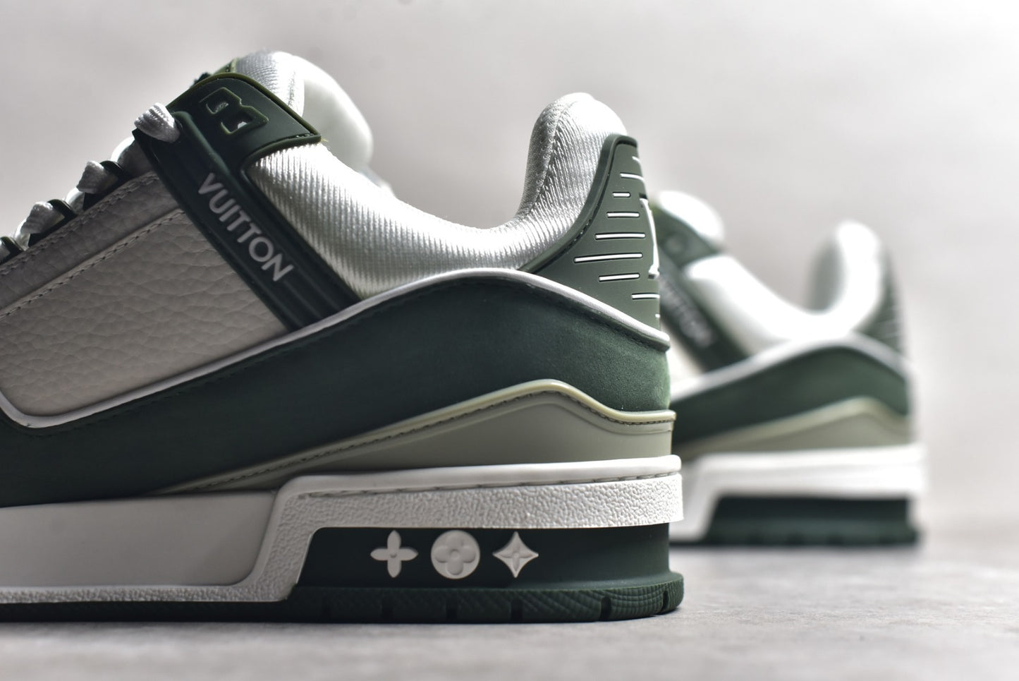Trainer White and Olive