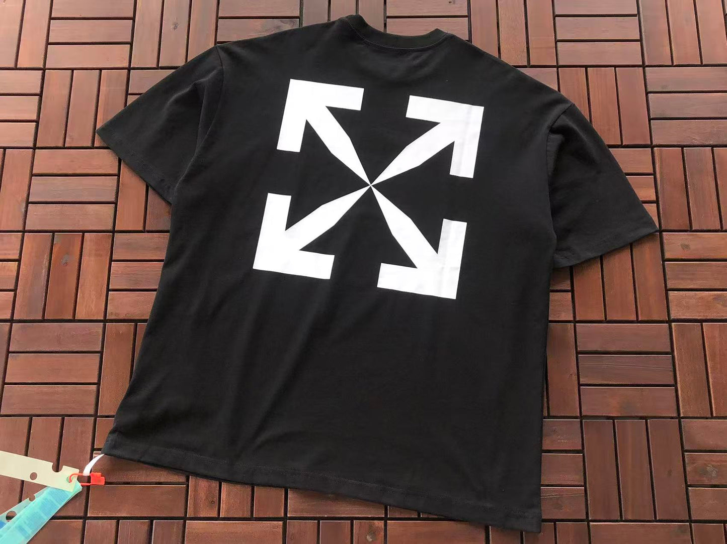 T-shirt Off