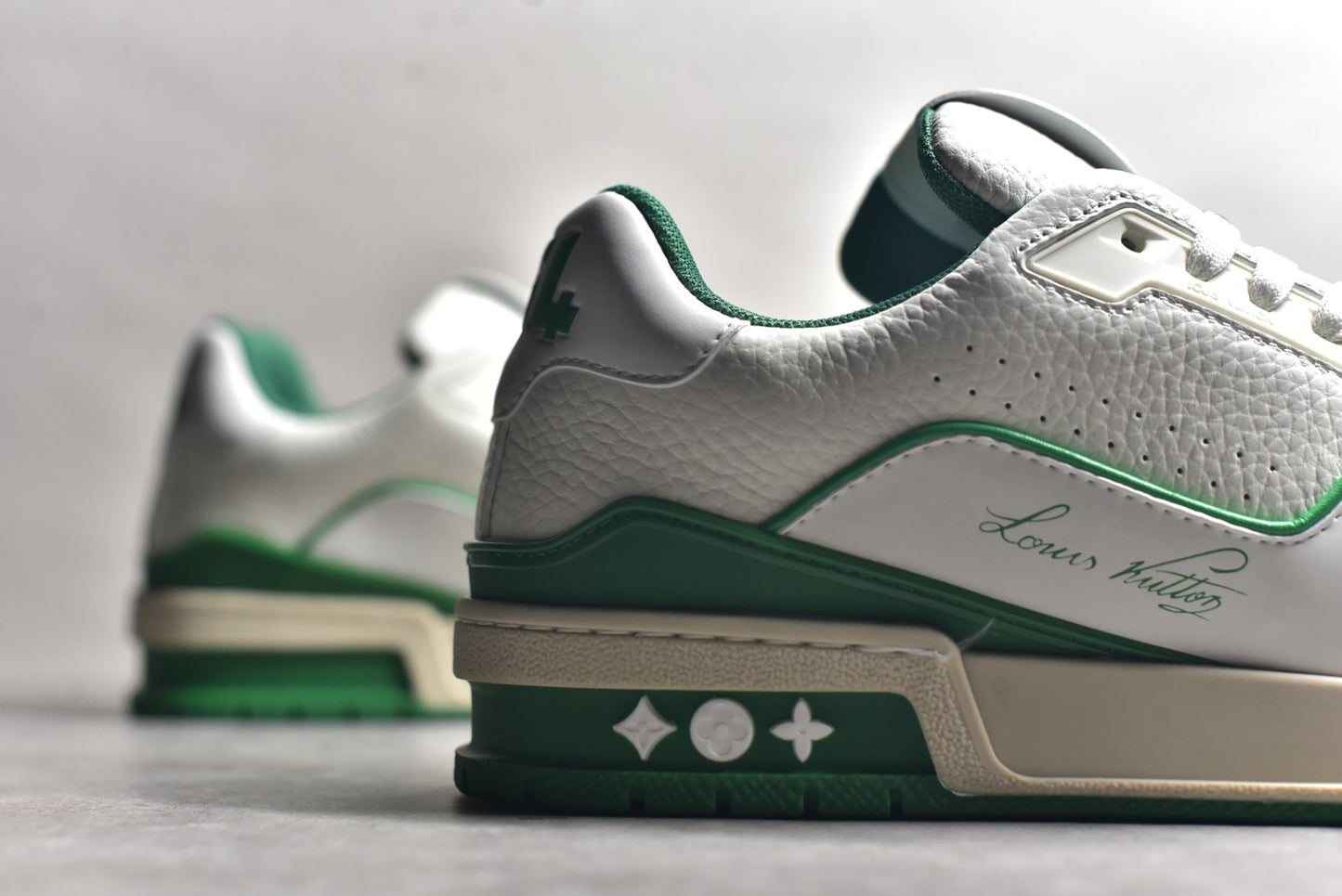 Trainer White and Green