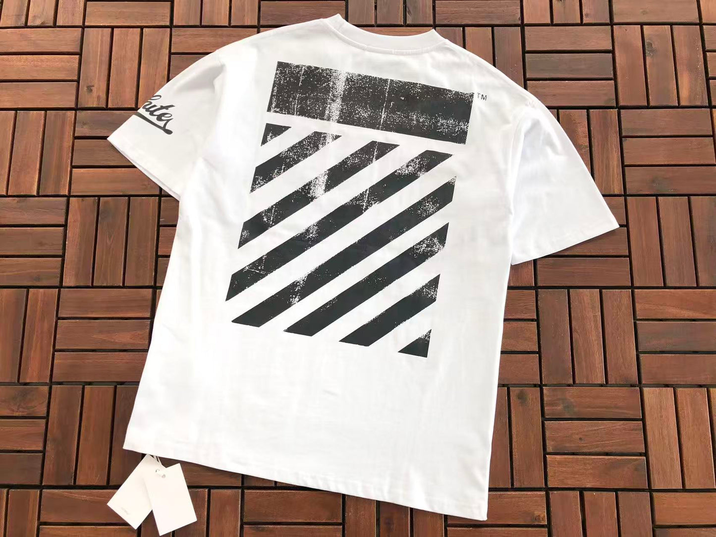 T-shirt Off