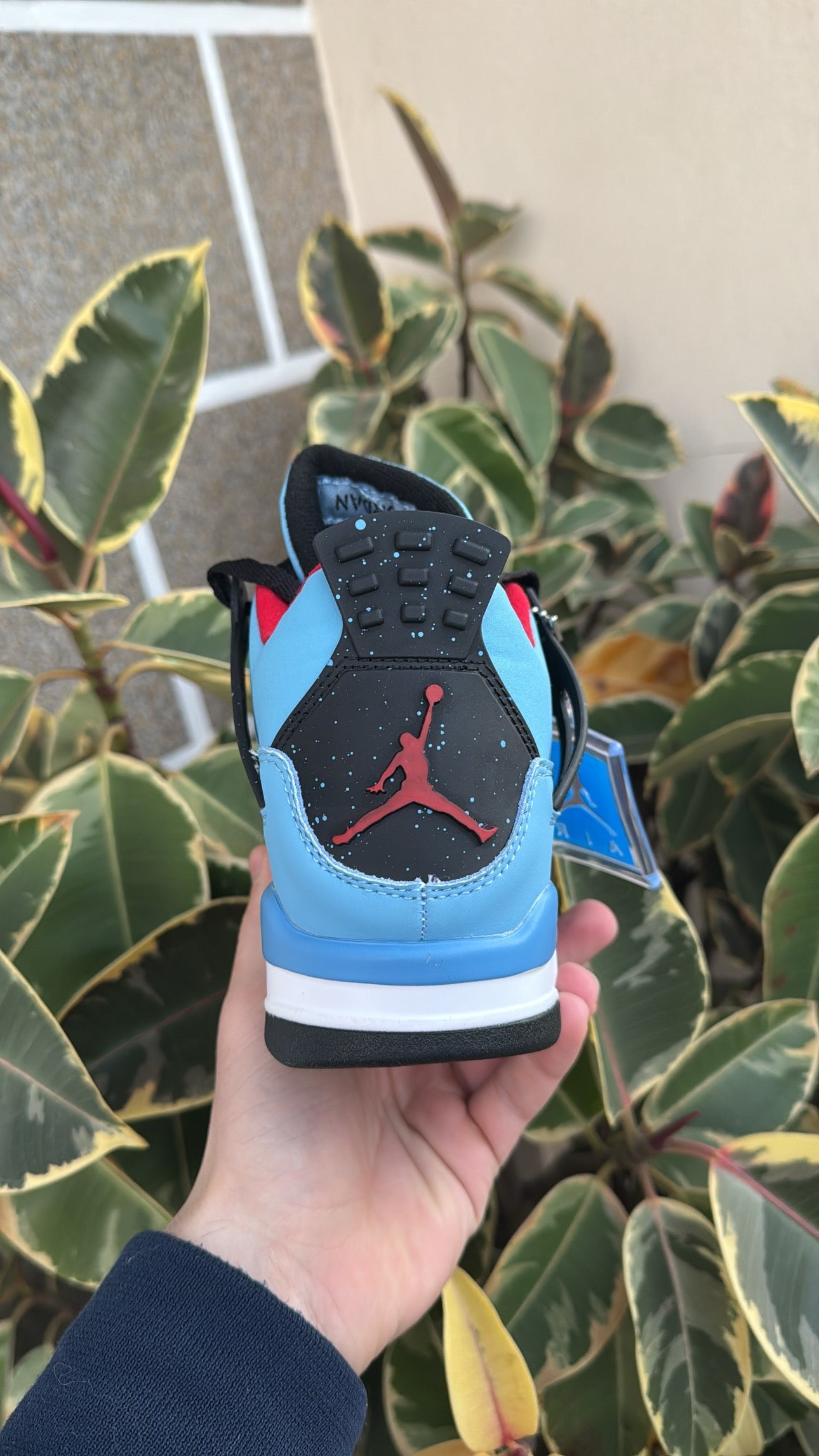 AJ4 x Travis