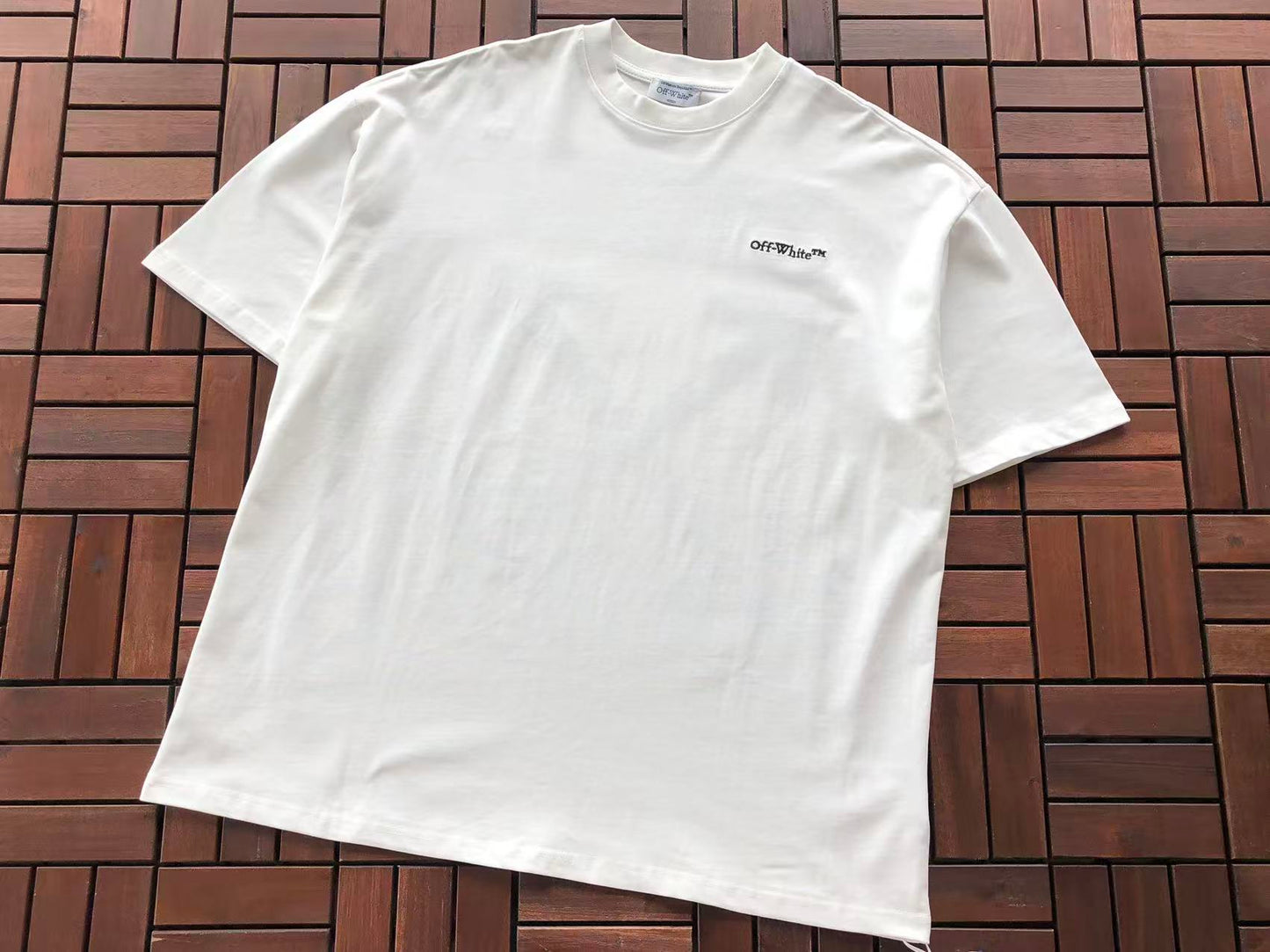 T-shirt Off