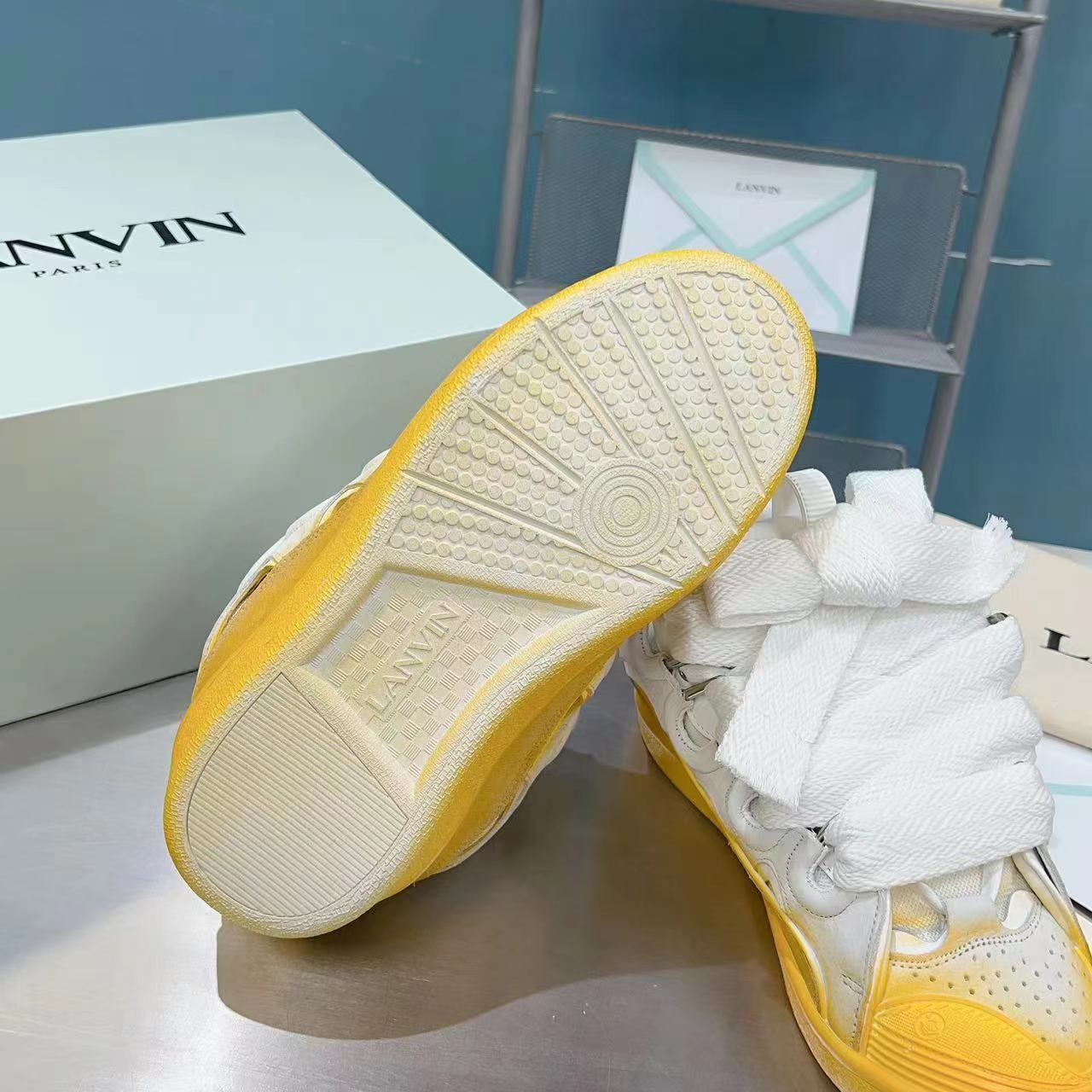 Curb Yellow Spray