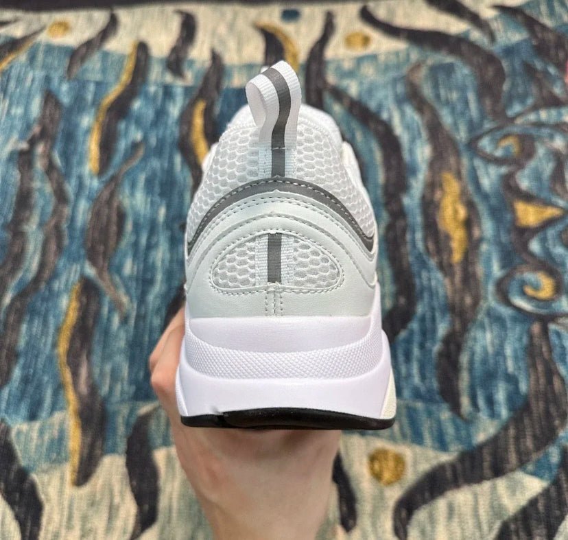 B22 White