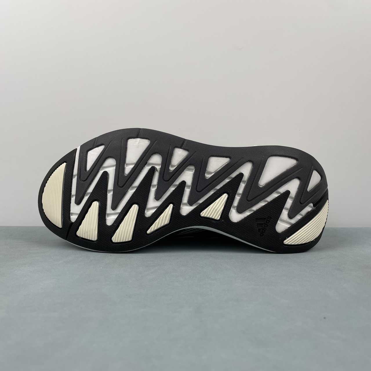 Adizero Aruku Grey Black