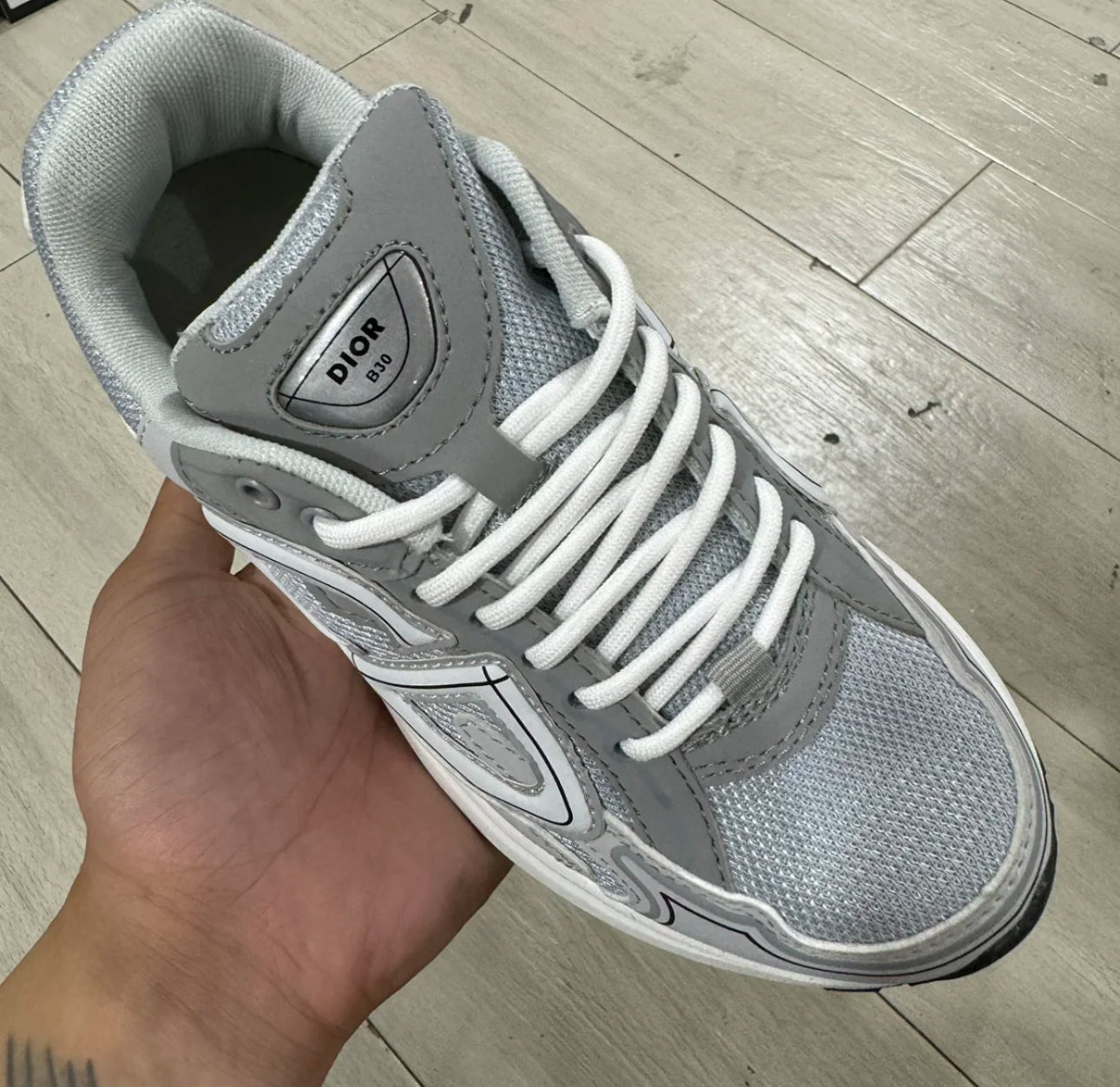 CD B30 Grey and White