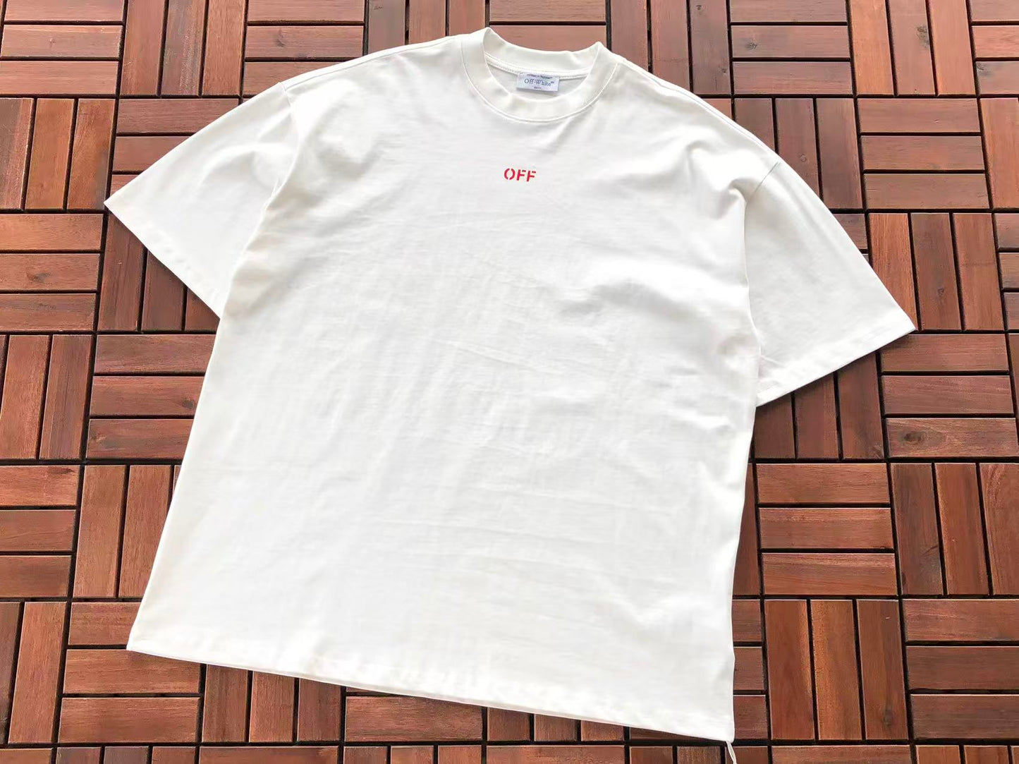 T-shirt Off