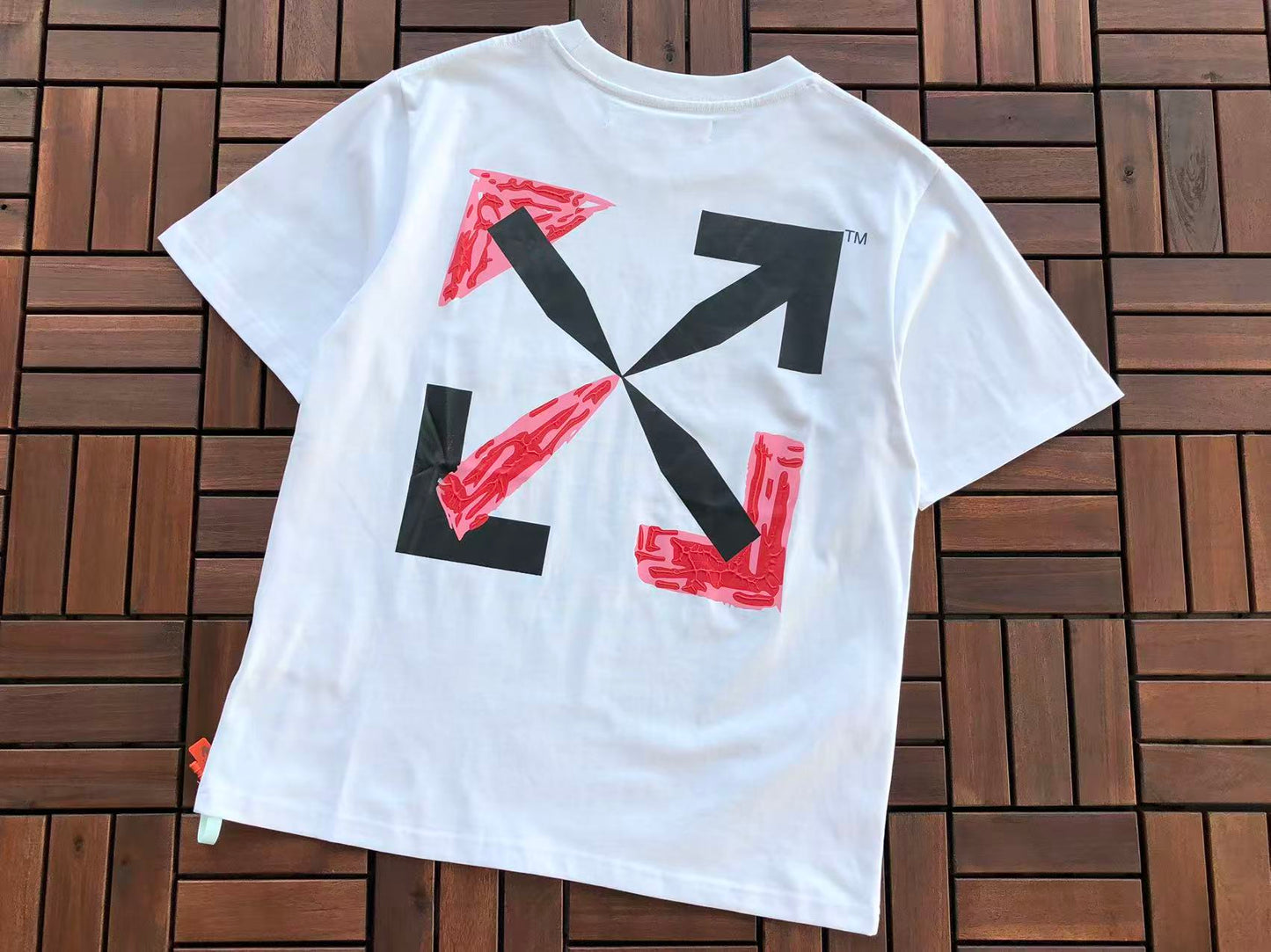 T-shirt Off