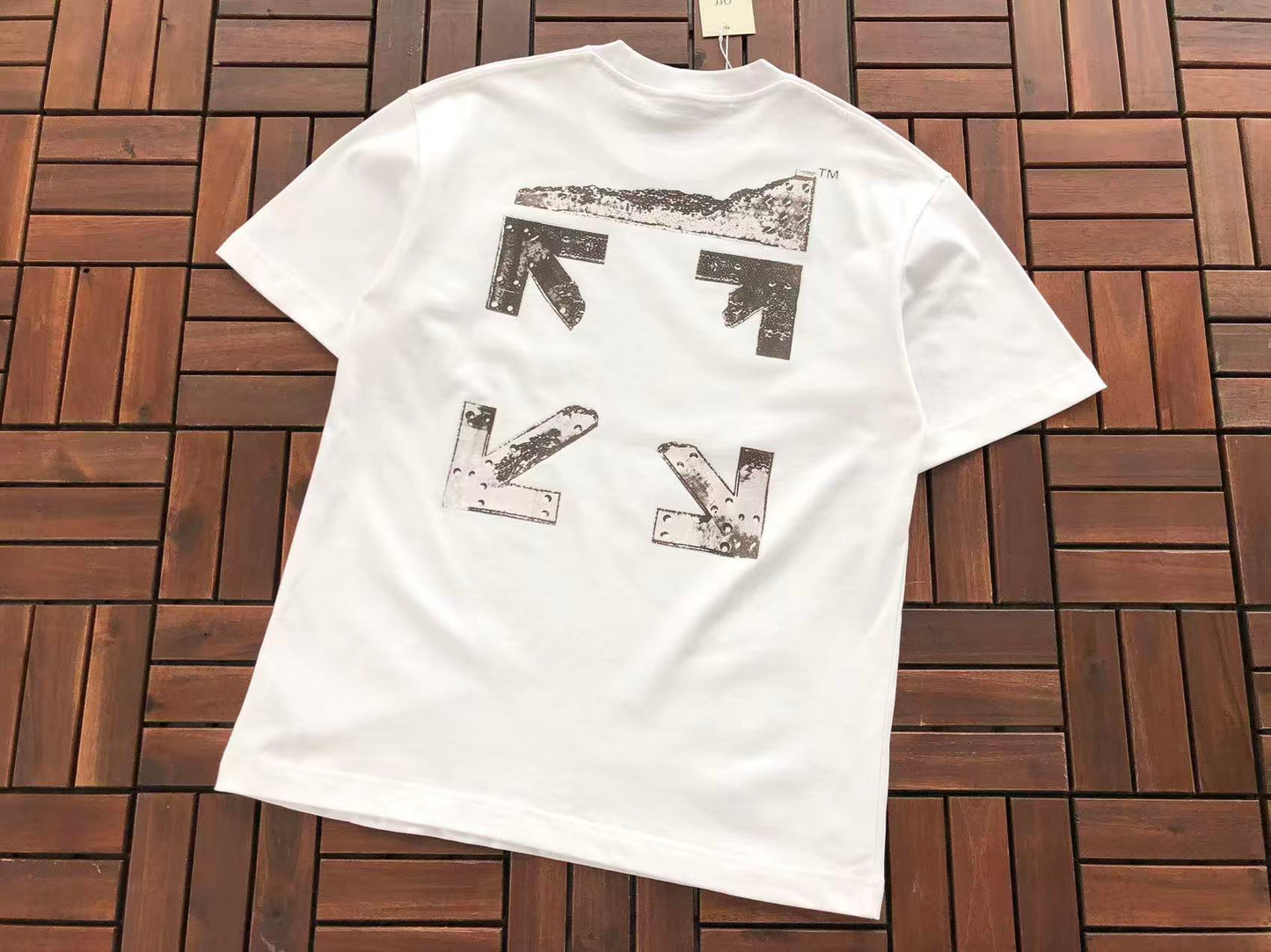 T-shirt Off