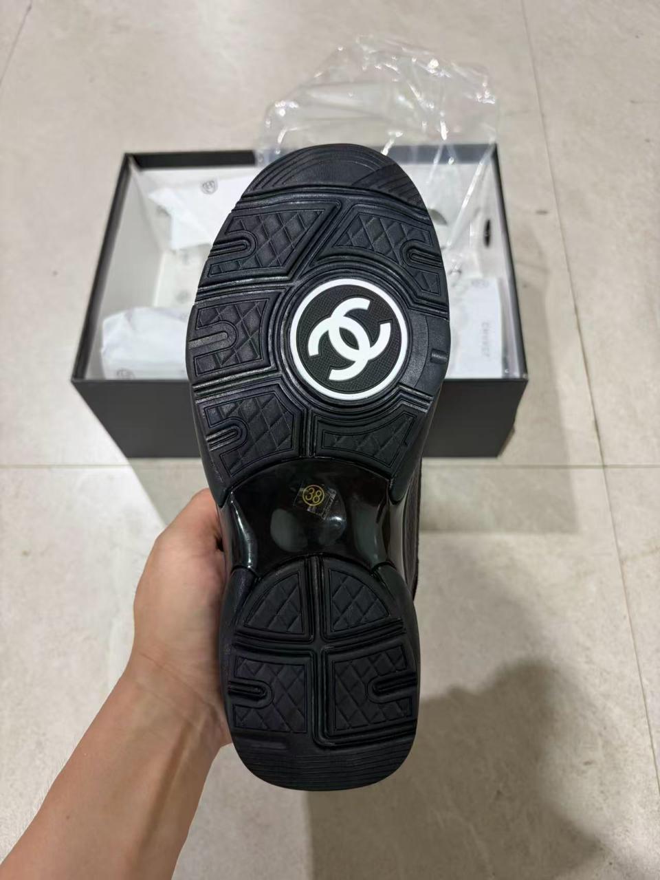 CHN Chanel Wmns CC Black White