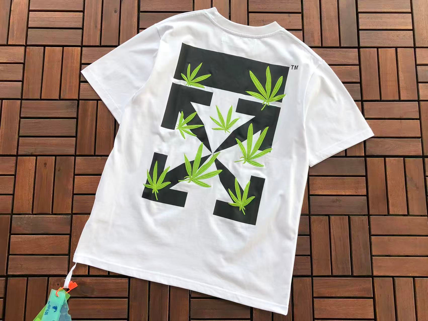 T-shirt Off