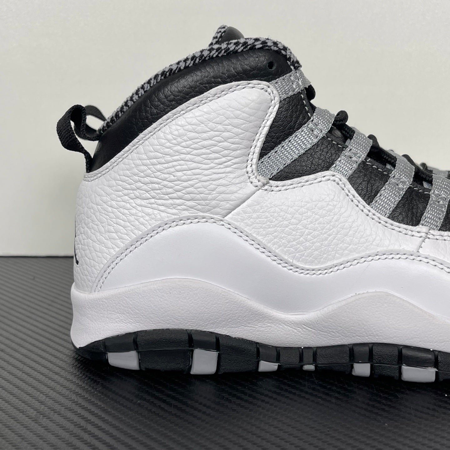 AJ10 Retro Steel