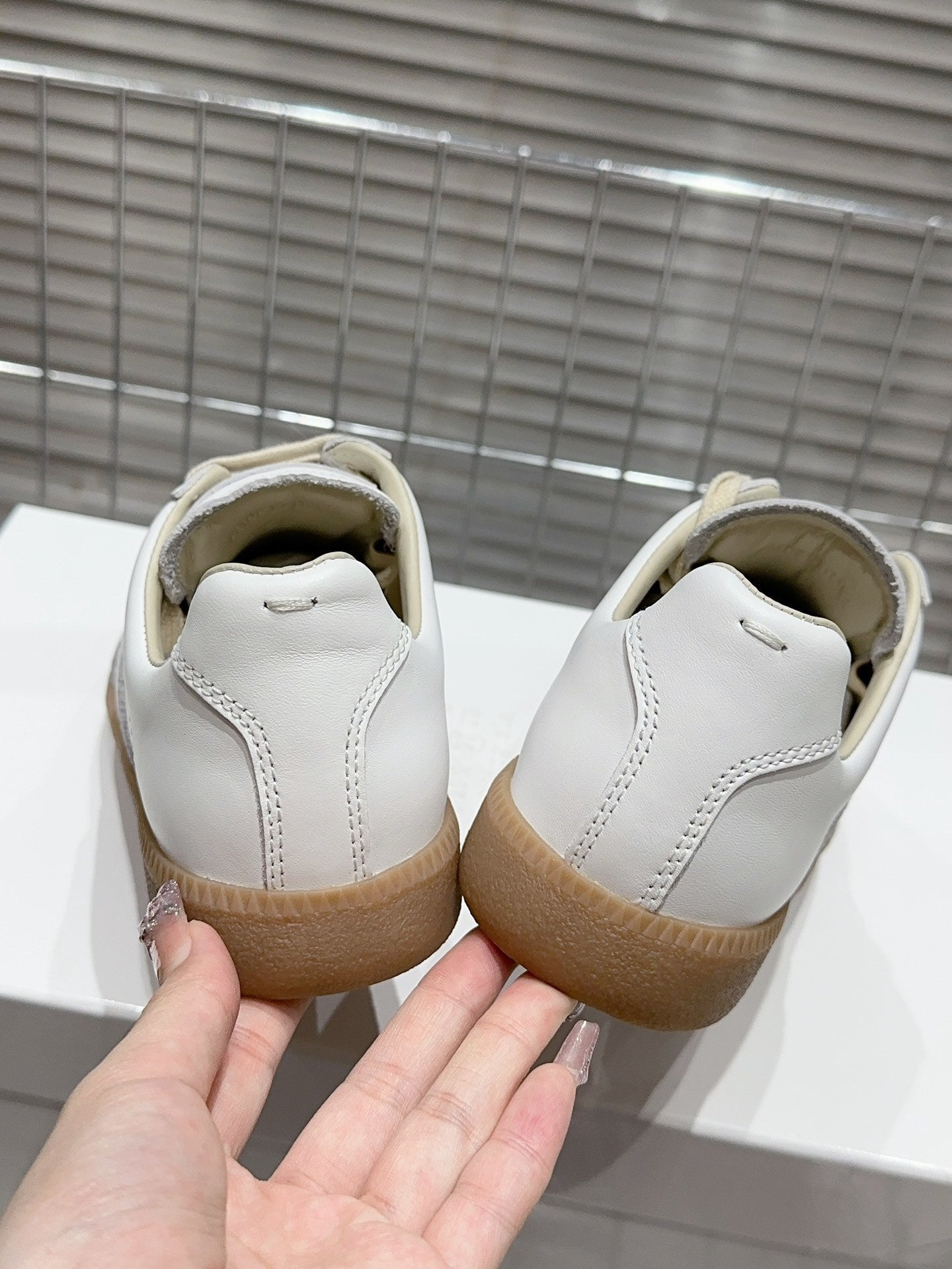 Maison Pure White Gum Sole