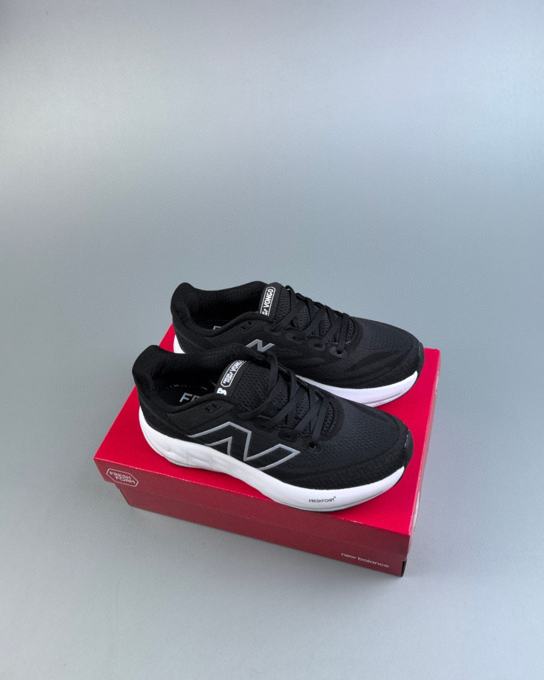 880 Fresh Foam X Vongo v6 Black and White