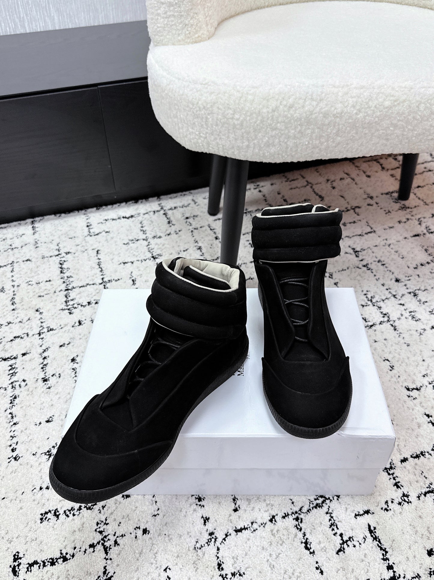 Maison High Pure Black