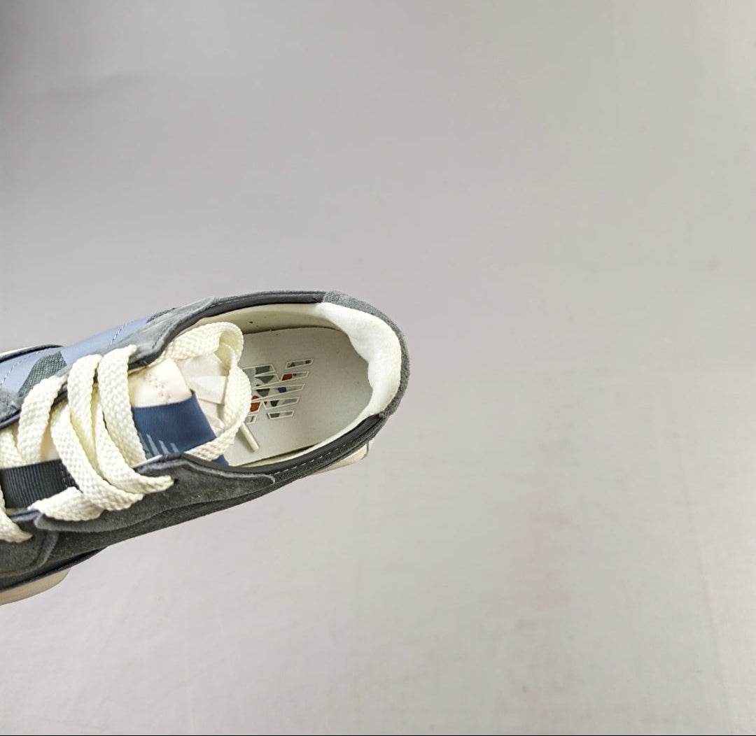 327 Light Grey Blue