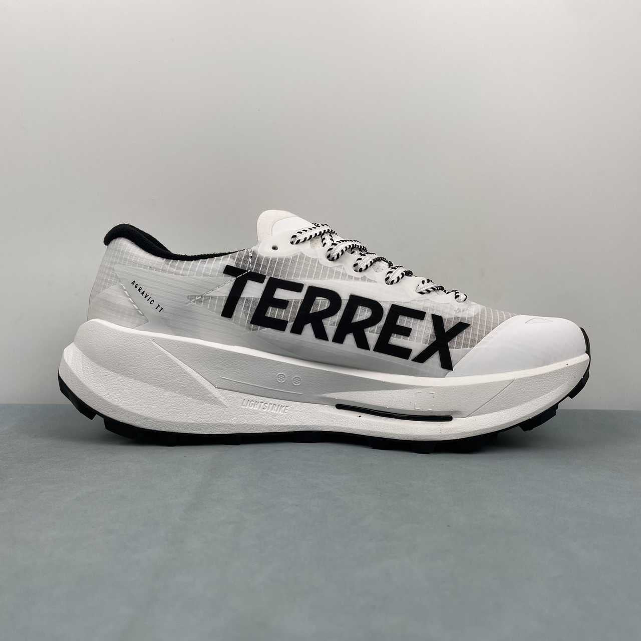 TERREX AGRAVIC TT White Black