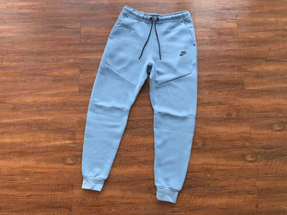 Conjunto Tech Fleece Azul Claro