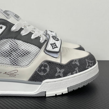 Trainer Gray