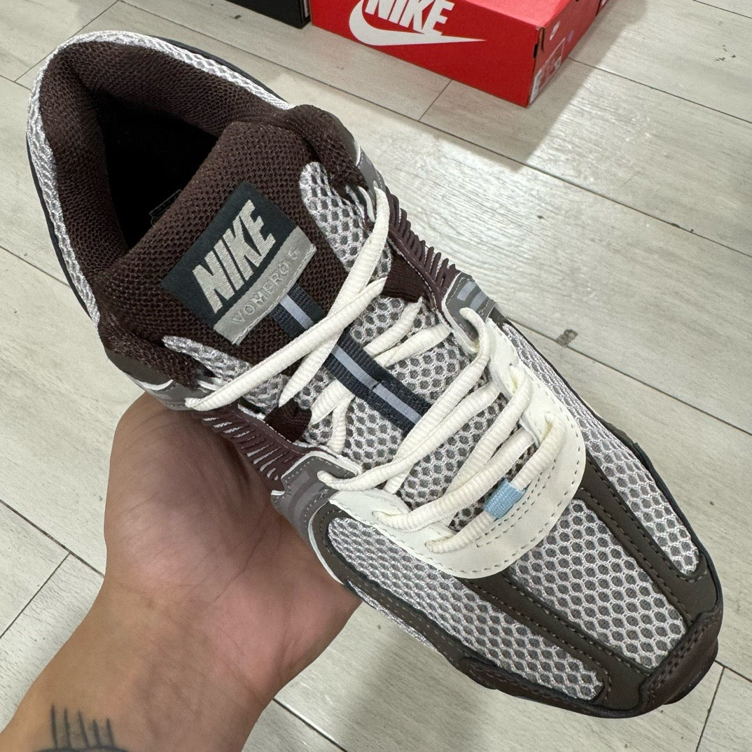 Air Zoom Vomero 5 Brown