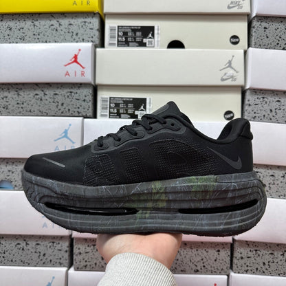 Vomero Premium Black
