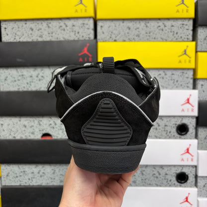 Curb Black