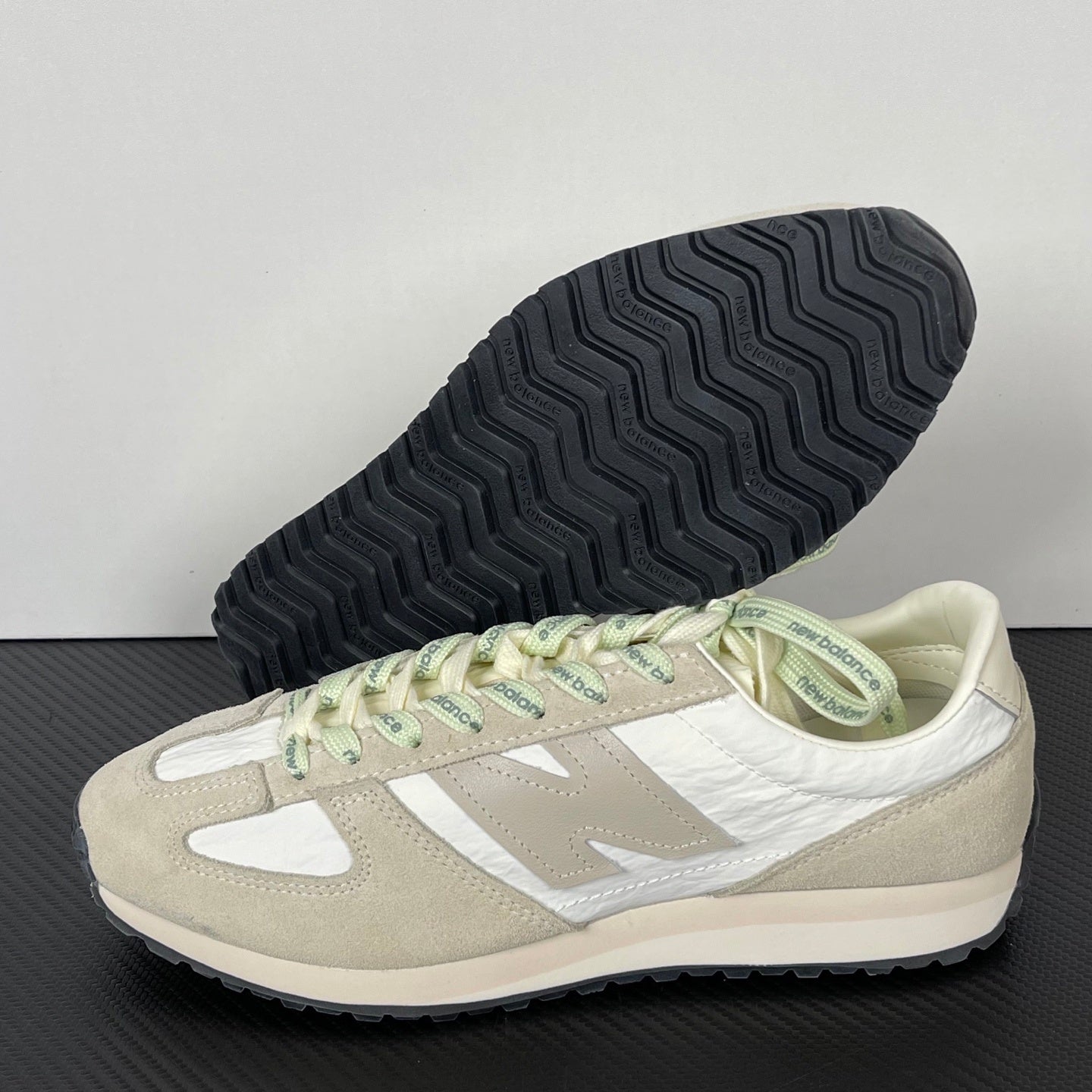 471 Bisque and Flat Taupe