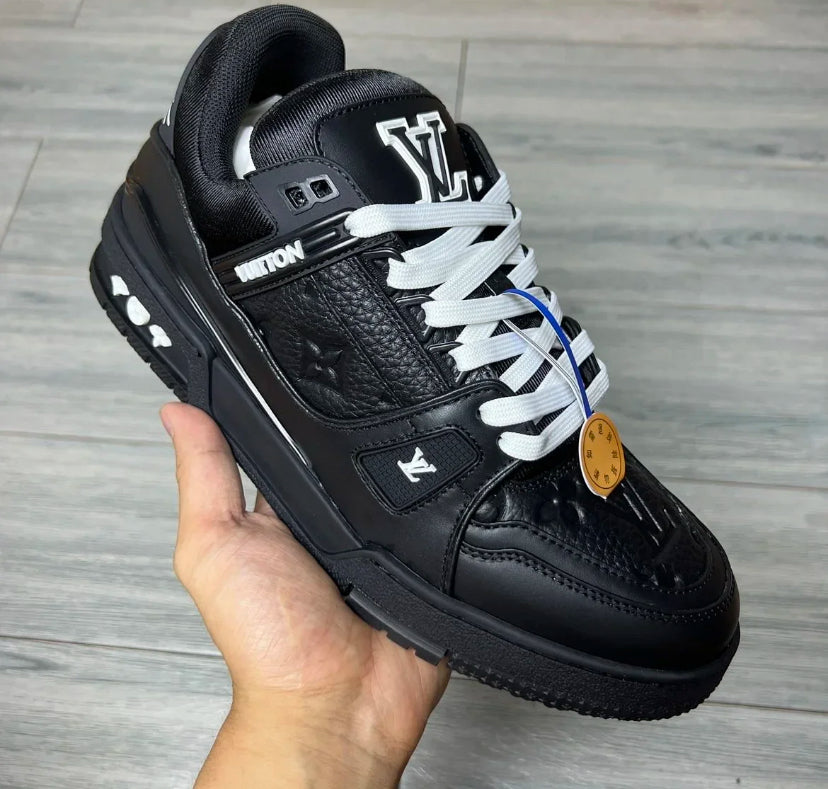 Louis Vuitton Trainer All Black