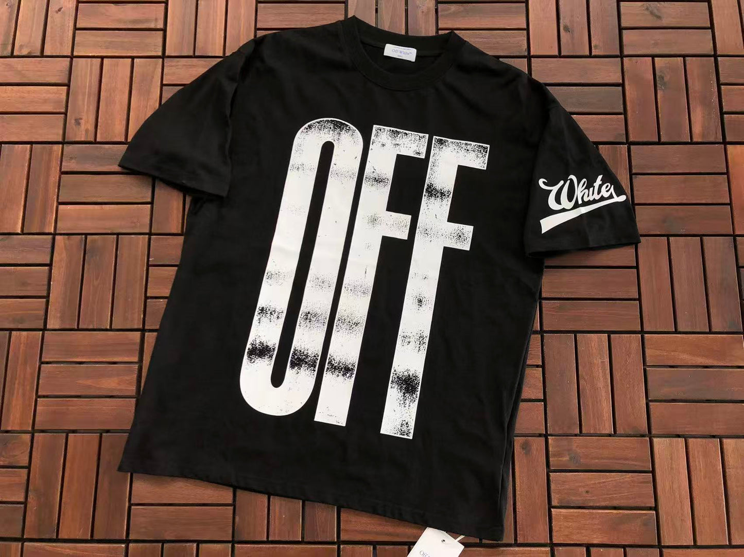 T-shirt Off