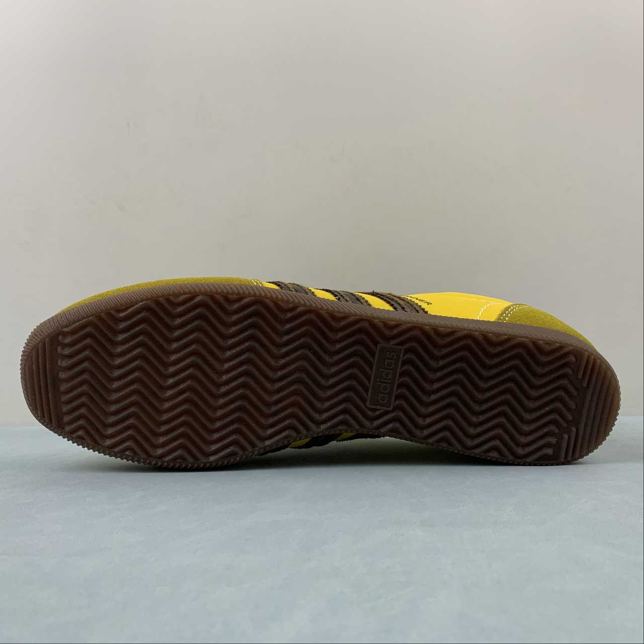 AD WB Japan Yellow Brown