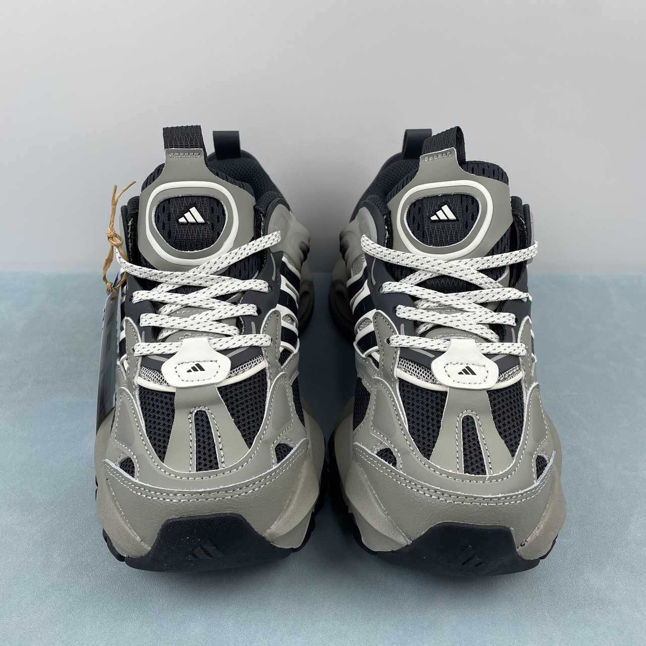 AD XLG Runner Deluxe Black White Grey
