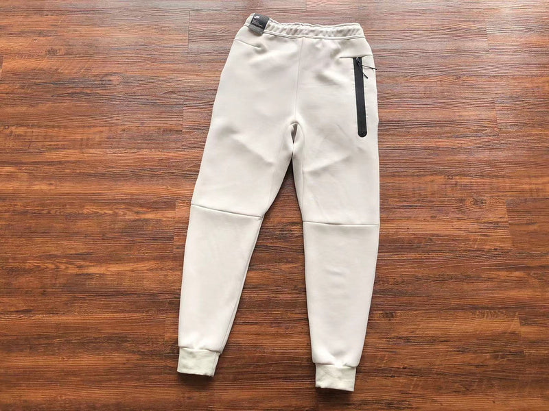 Conjunto Tech Fleece Branco